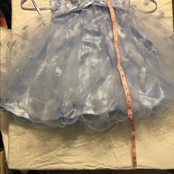 Strapless short prom dress w flower appliqués - Picture 5 of 6